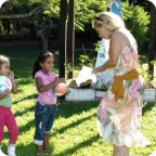 Ação social do Projeto Shine com crianças